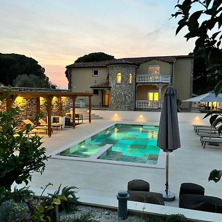 Olivea Luxury Suites Fažana Kültér fotó
