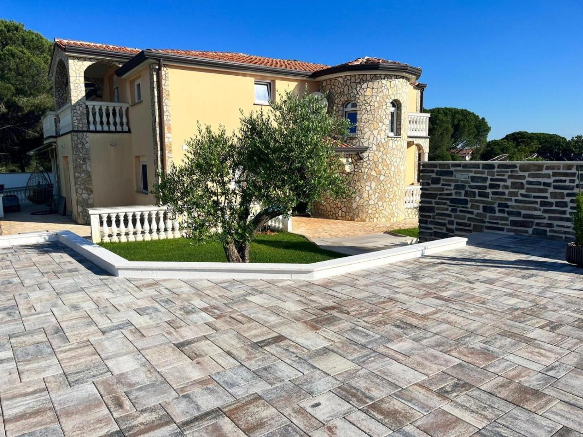 Olivea Luxury Suites Fažana Kültér fotó