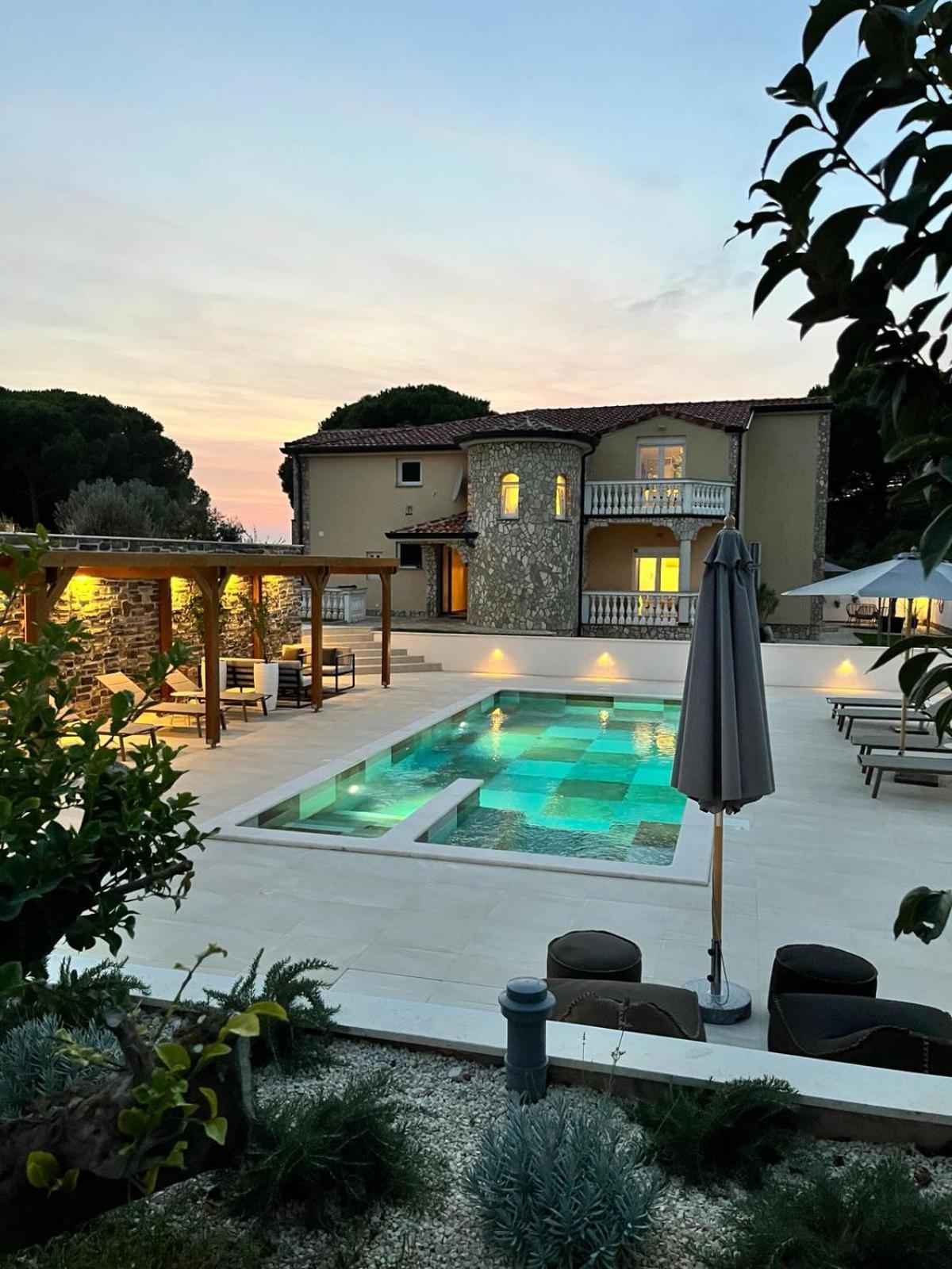 Olivea Luxury Suites Fažana Kültér fotó